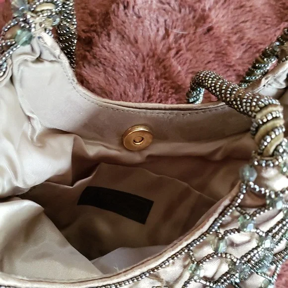 SOLD - Eye-catching green beaded purse - Picture 4 of 5